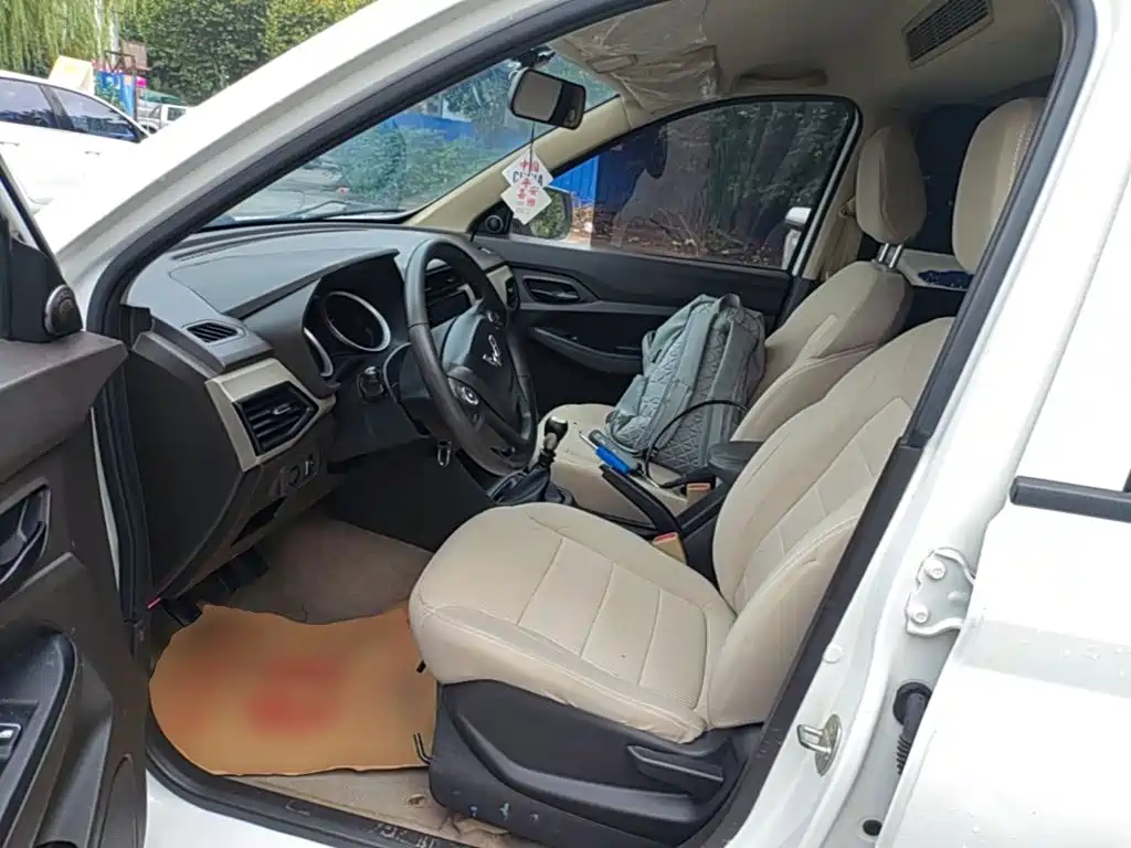 Wuling Hongguang — миниатюра 15