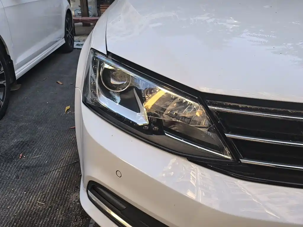 Volkswagen Sagitar — миниатюра 7