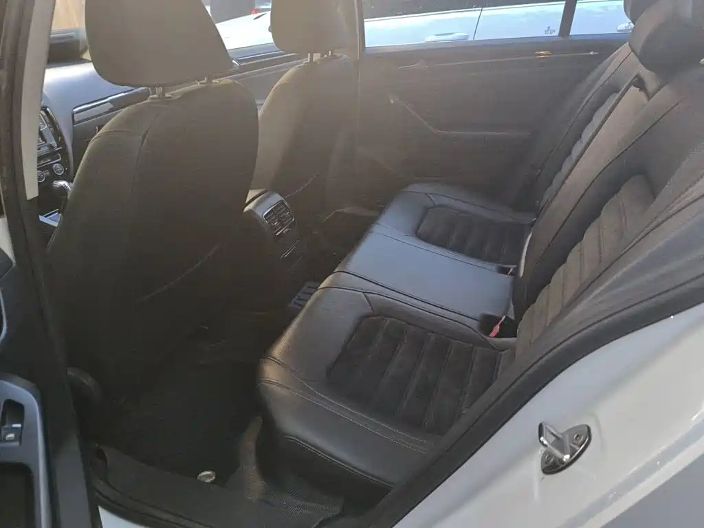Volkswagen Sagitar — миниатюра 18