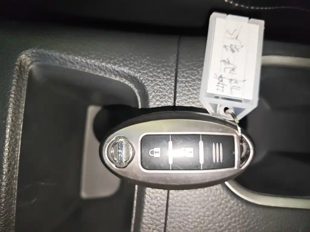 Nissan Tiida — миниатюра 9