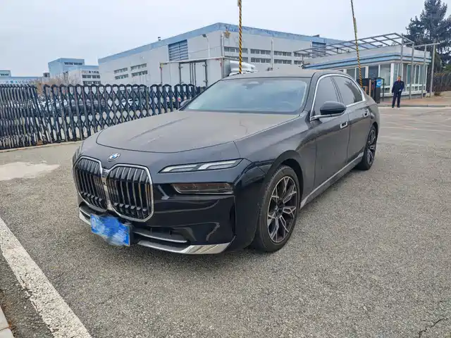 BMW 7 SERIES