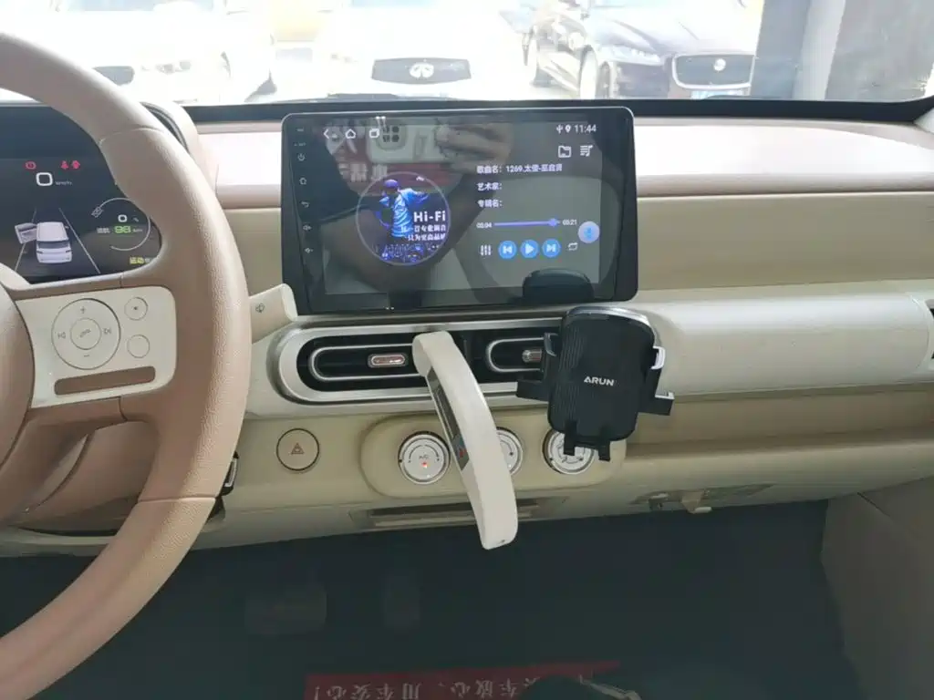 Wuling MINIEV — миниатюра 13