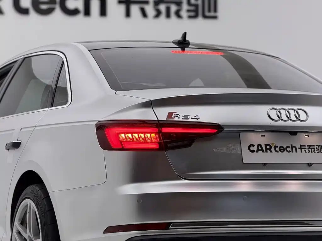Audi A4L — миниатюра 15