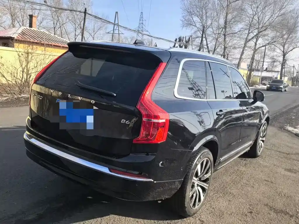 VOLVO XC90