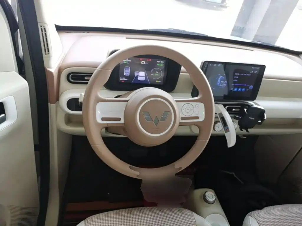 Wuling MINIEV — миниатюра 11