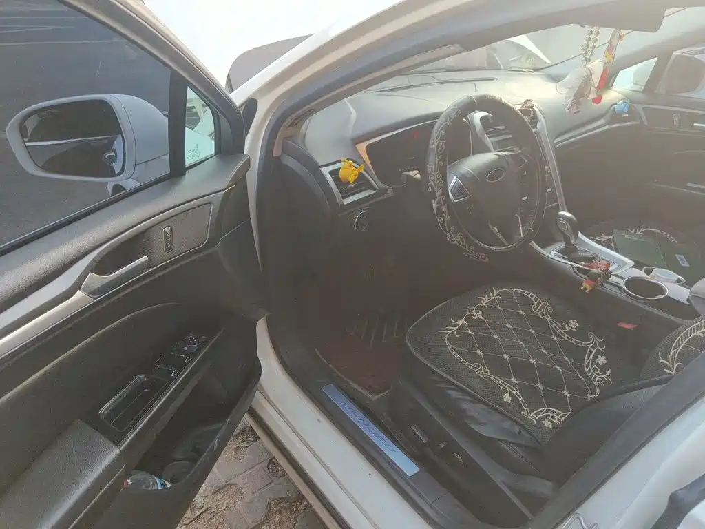 Ford Mondeo — миниатюра 12