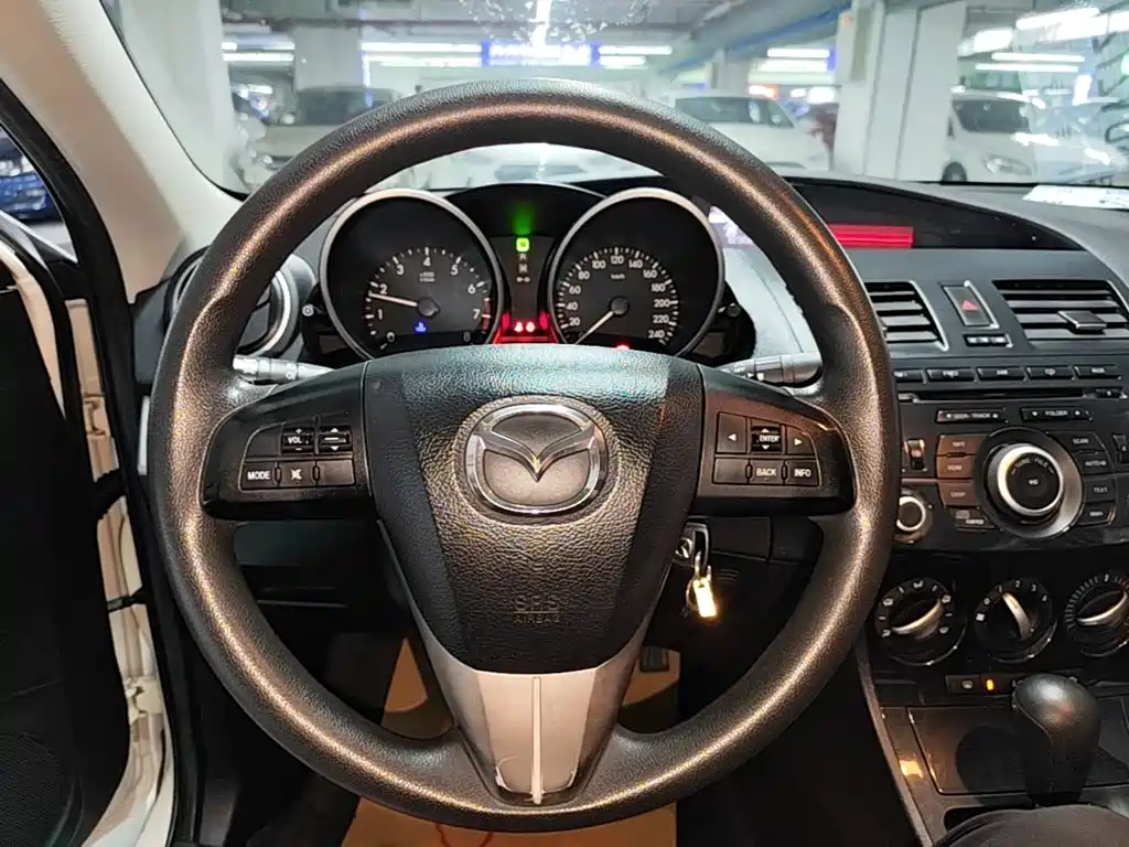 Mazda 3 Xingcheng — миниатюра 11