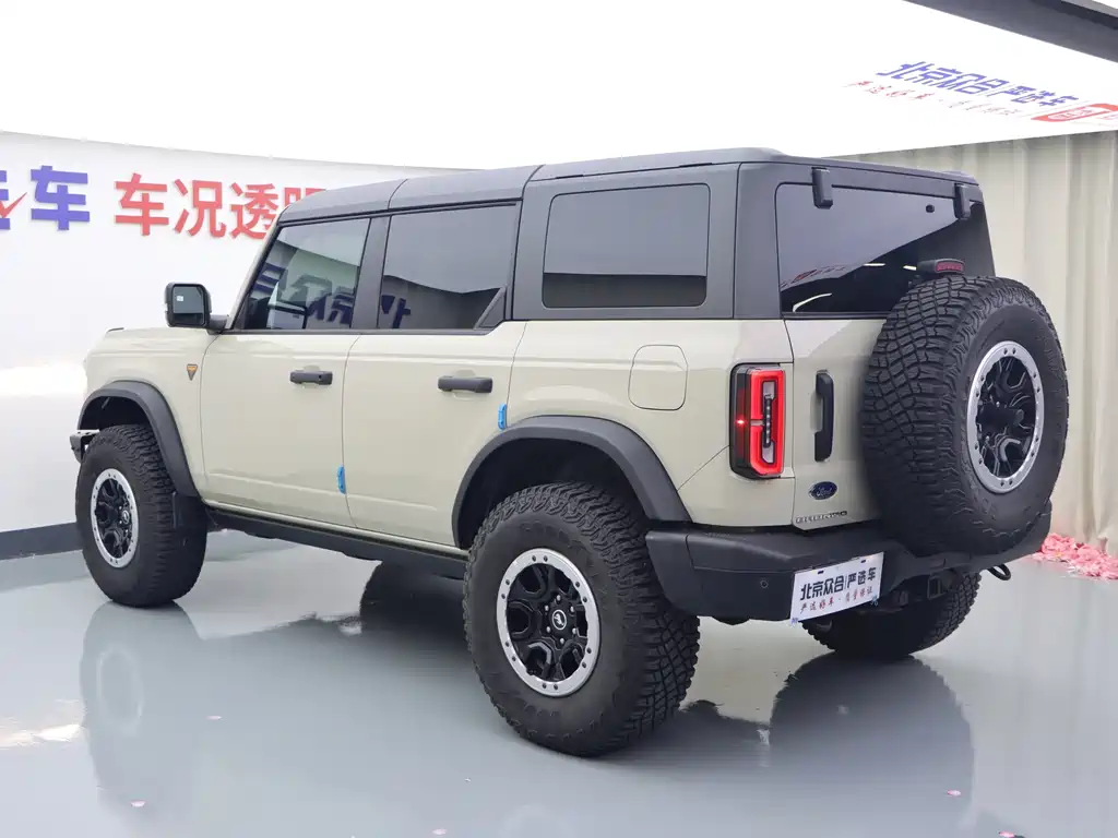 Ford Bronco — миниатюра 23