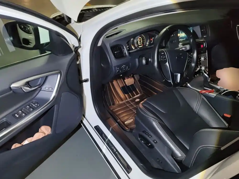 Volvo V60 — миниатюра 10