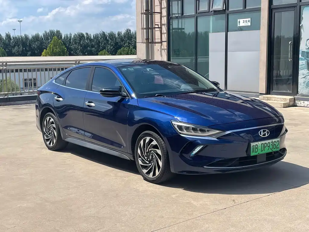 Hyundai Fista EV — миниатюра 3