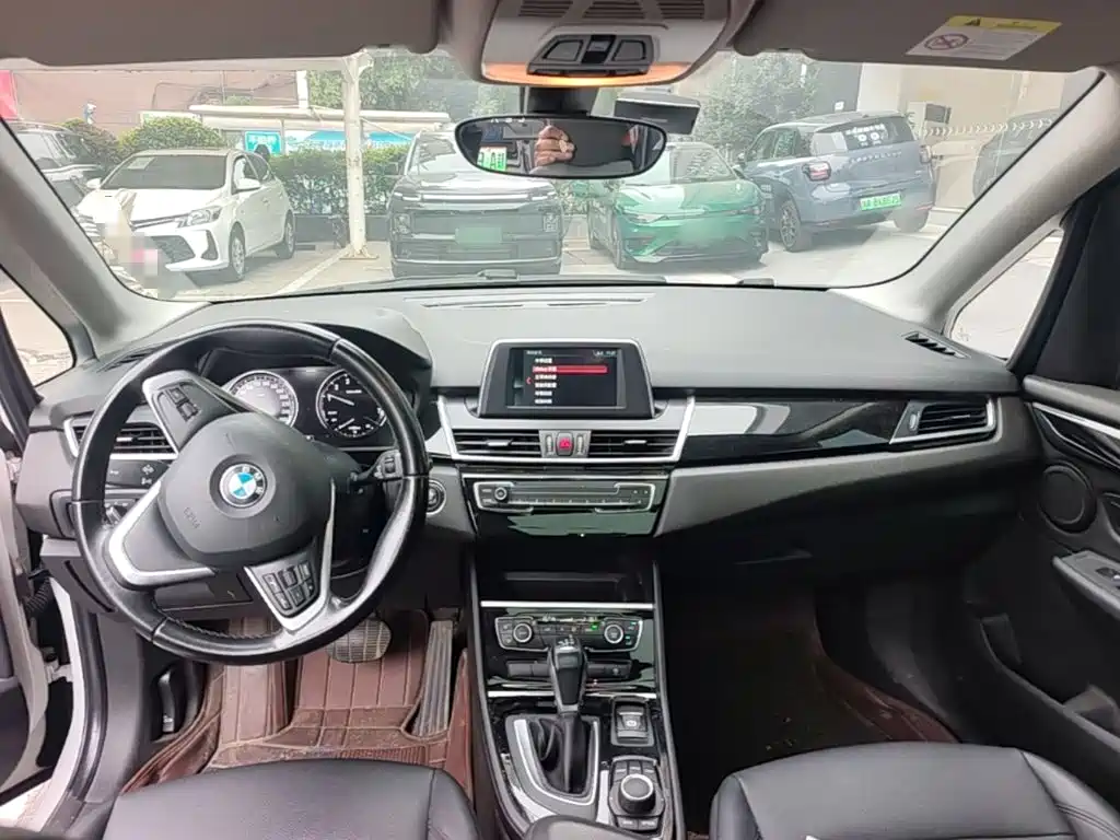 BMW 2 Series Active Tourer — миниатюра 14