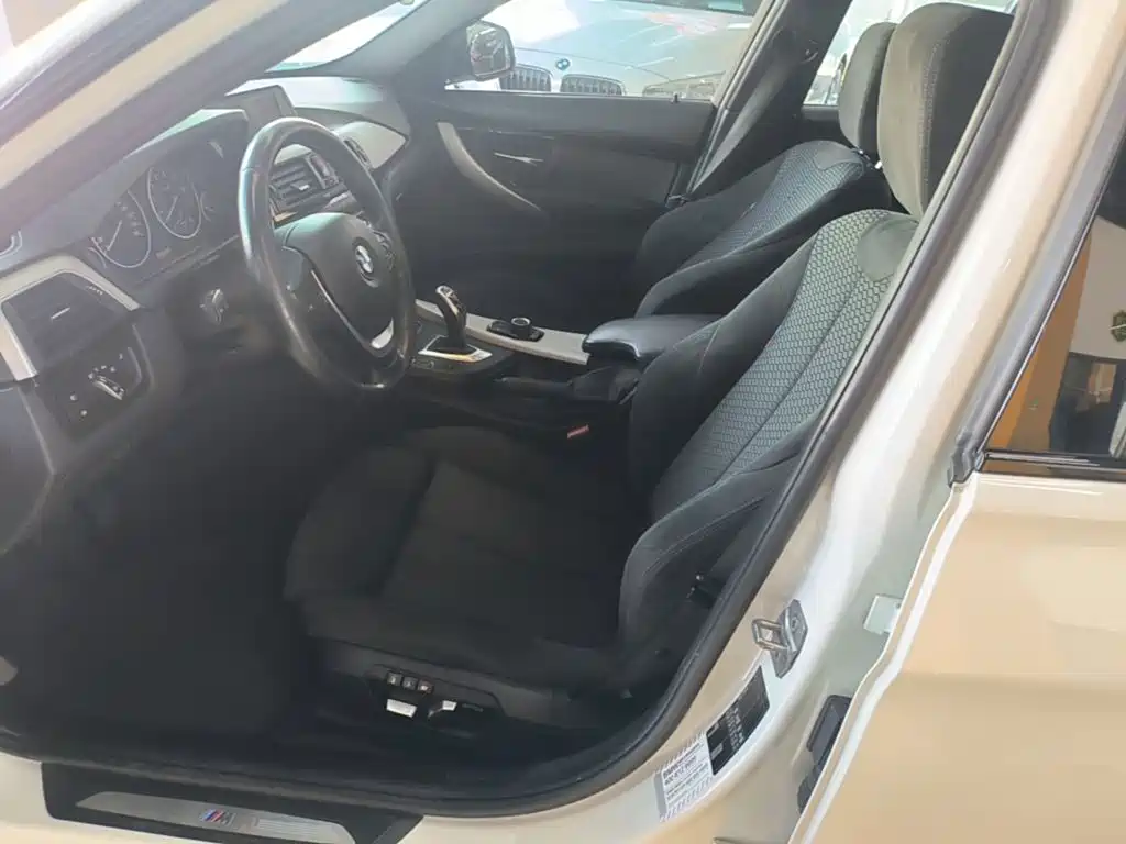 BMW 3 Series — миниатюра 15
