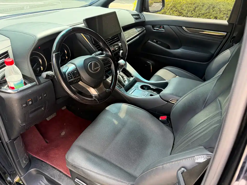 Lexus LM — миниатюра 4