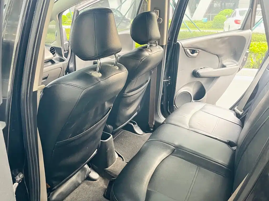 Honda Fit — миниатюра 9