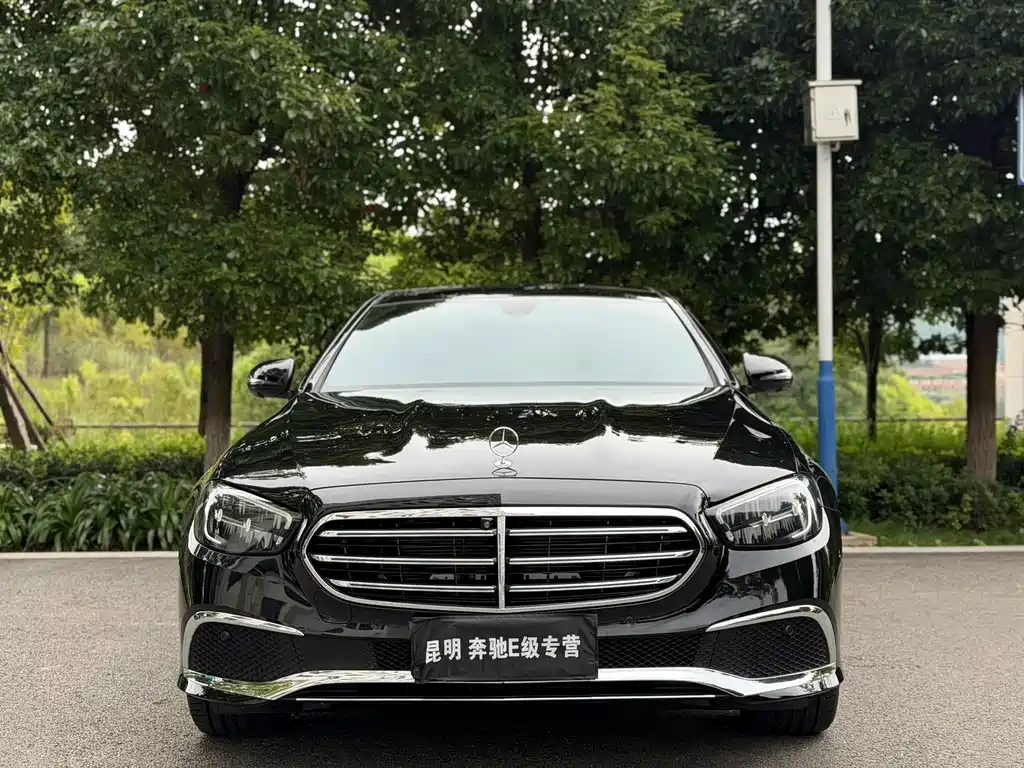 Mercedes-Benz E-Class — миниатюра 2