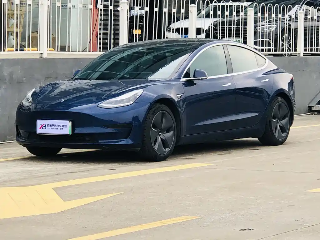 Tesla Model 3 2020