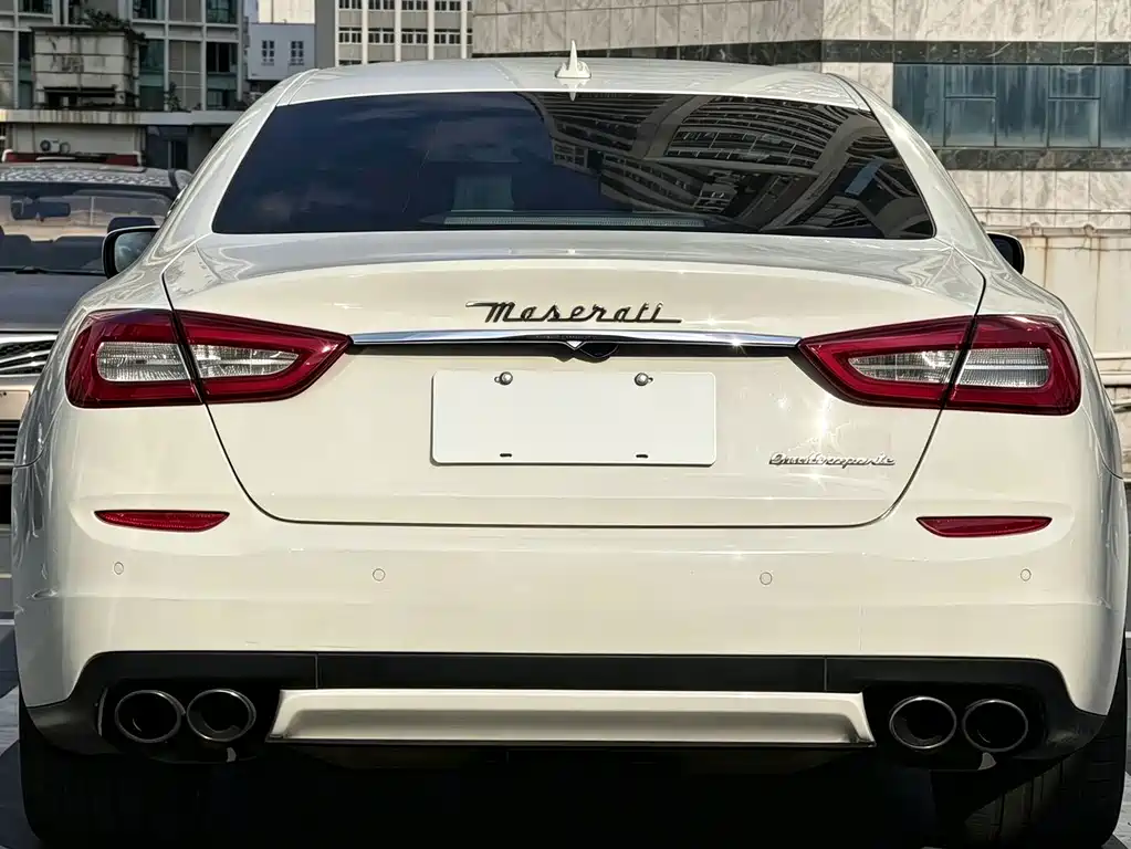 Maserati Quattroporte — миниатюра 5