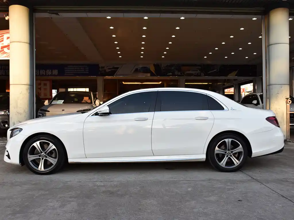 Mercedes-Benz E-Class — миниатюра 4