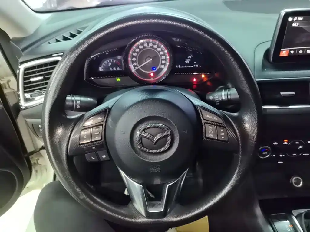 Mazda 3 Axela — миниатюра 11