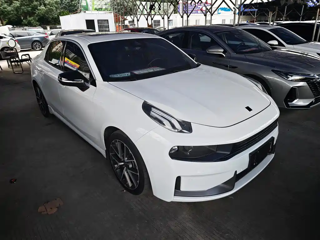 Lynk & Co 03 — миниатюра 3