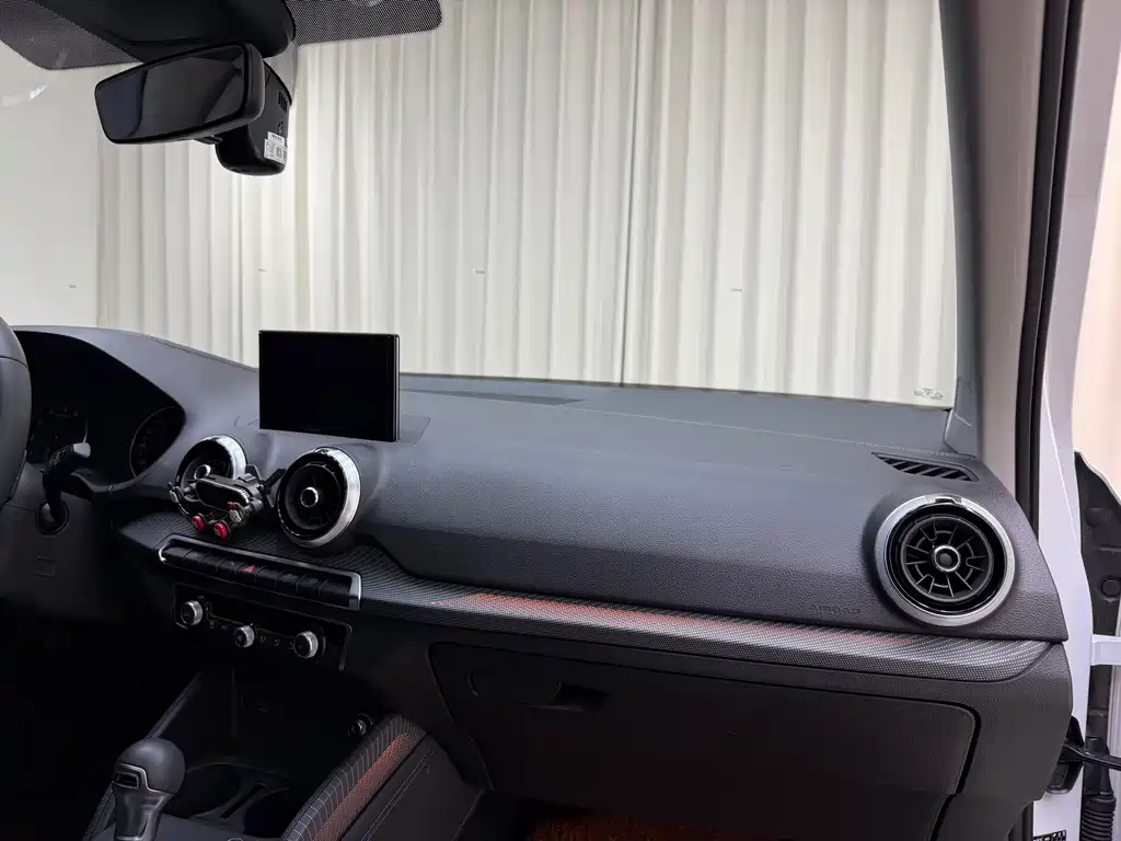 Audi Q2L — миниатюра 26