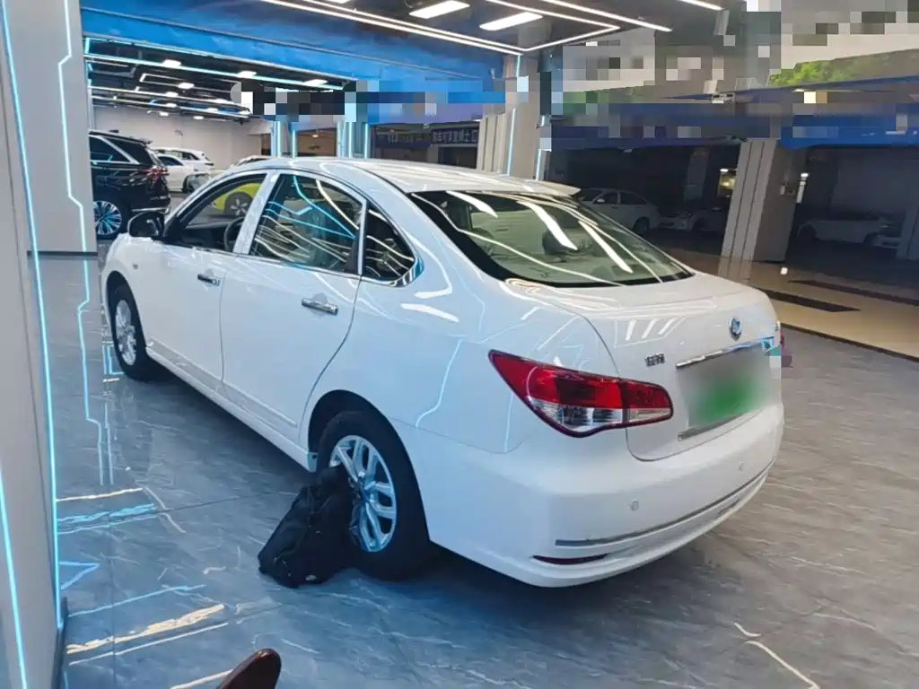 Dongfeng E11K — миниатюра 5