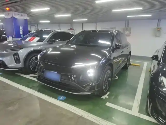 NIO ES6
