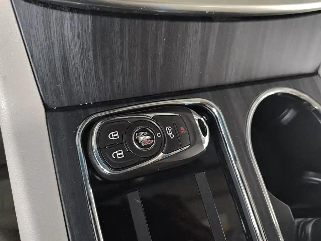 Buick GL8 — миниатюра 12