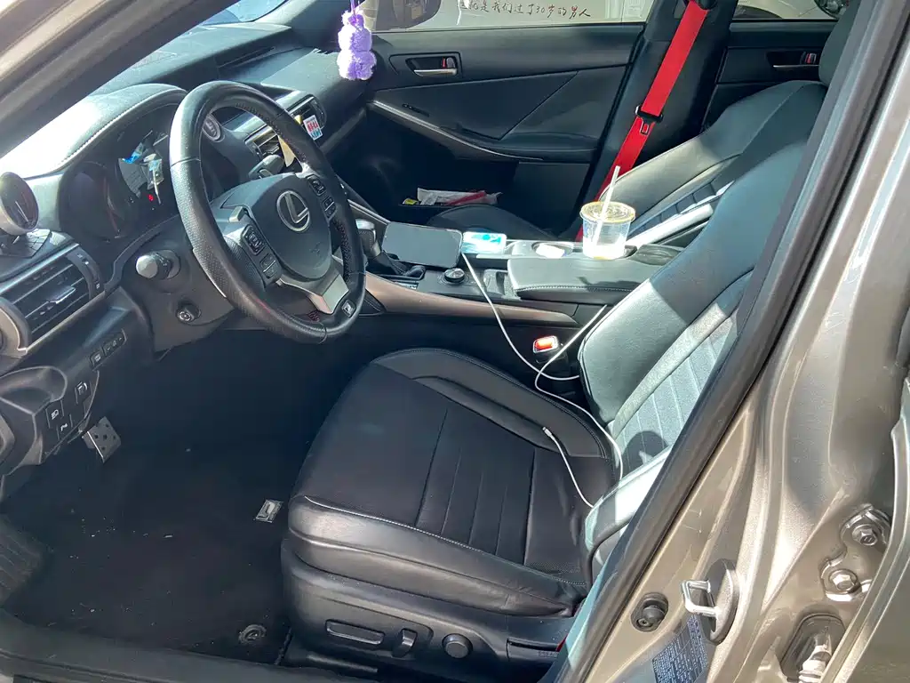 Lexus IS — миниатюра 5