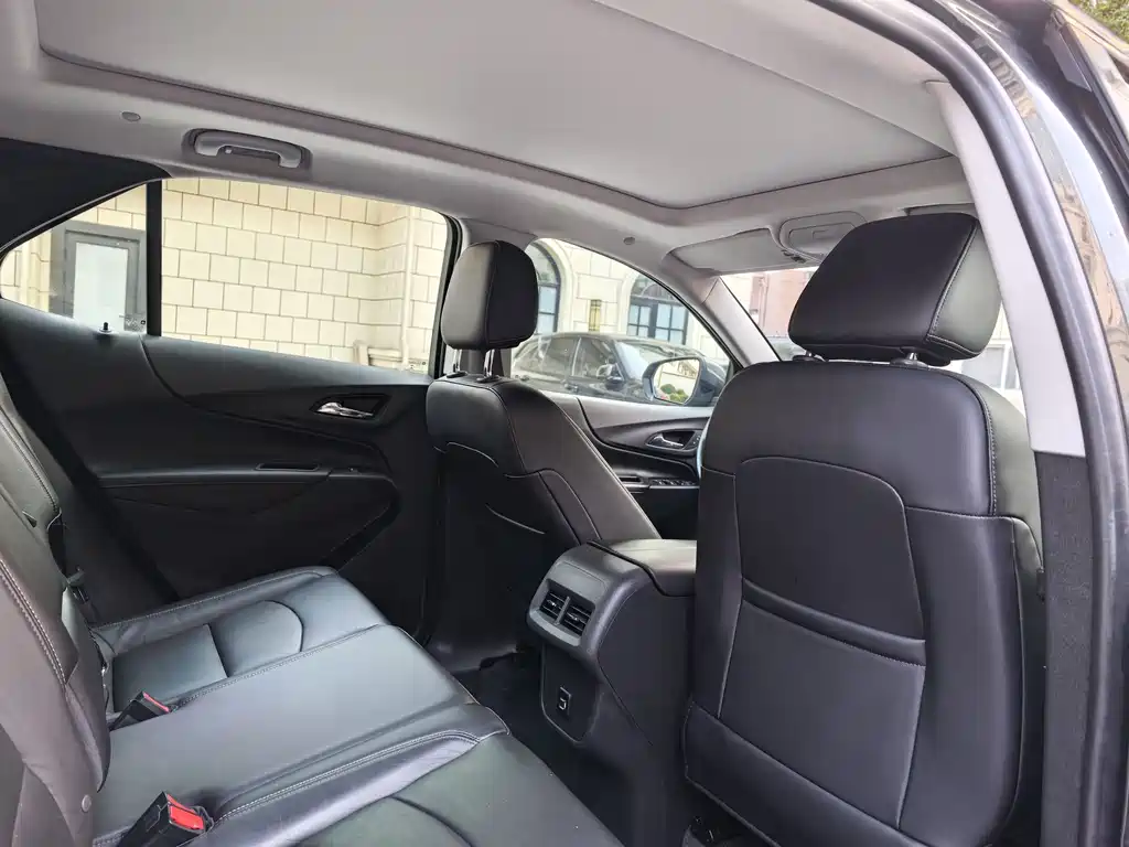 Chevrolet Equinox — миниатюра 11