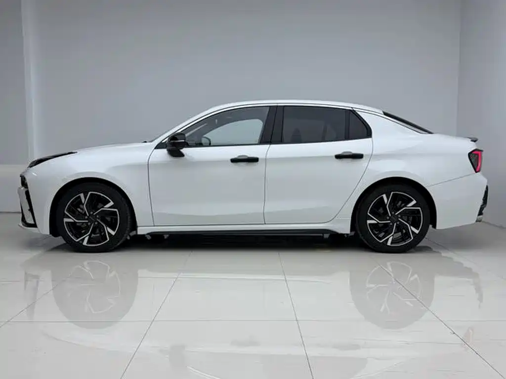 Lynk & Co 03 — миниатюра 9