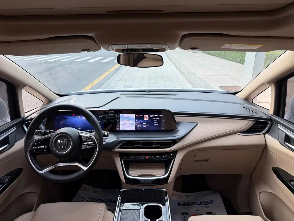 Buick GL8 Hybrid — миниатюра 6