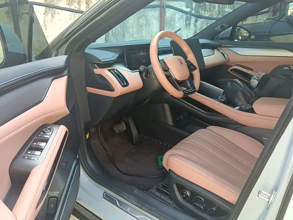 BYD L EV — миниатюра 16
