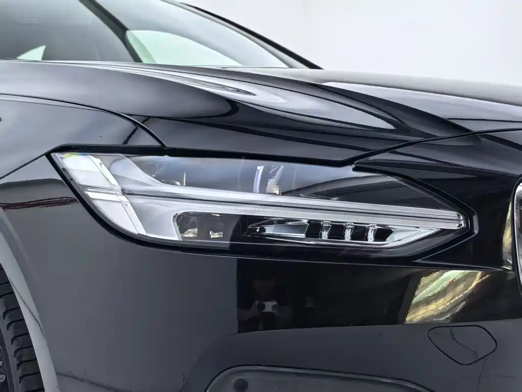 Volvo S90 — миниатюра 4