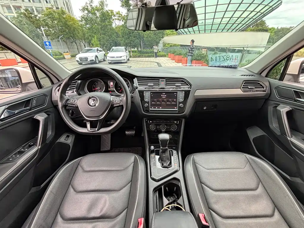 Volkswagen Tiguan L — миниатюра 17