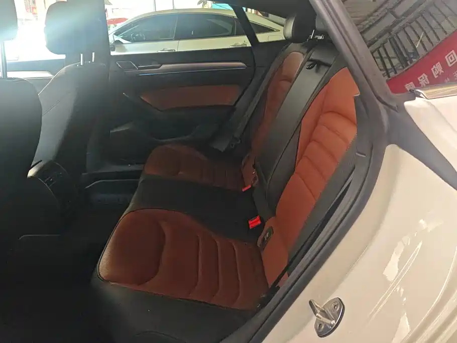 Volkswagen CC — миниатюра 11