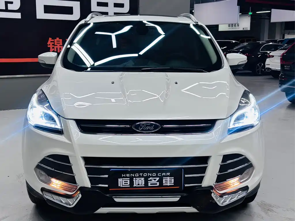 Ford Kuga — миниатюра 26