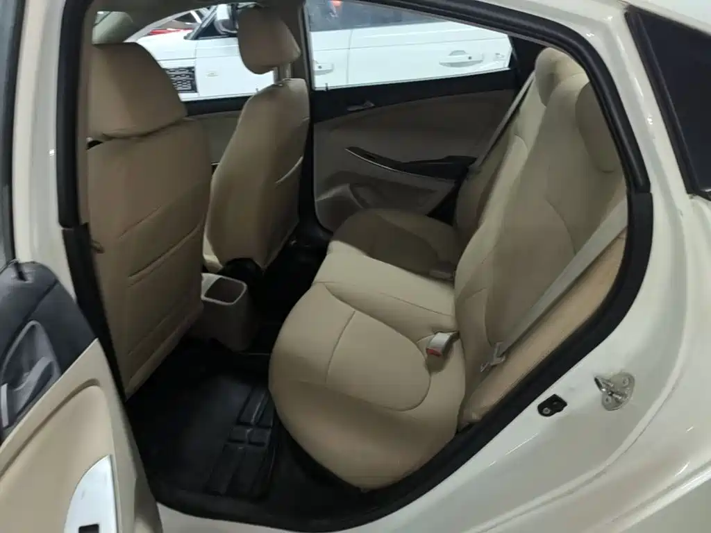 Hyundai Verna — миниатюра 17