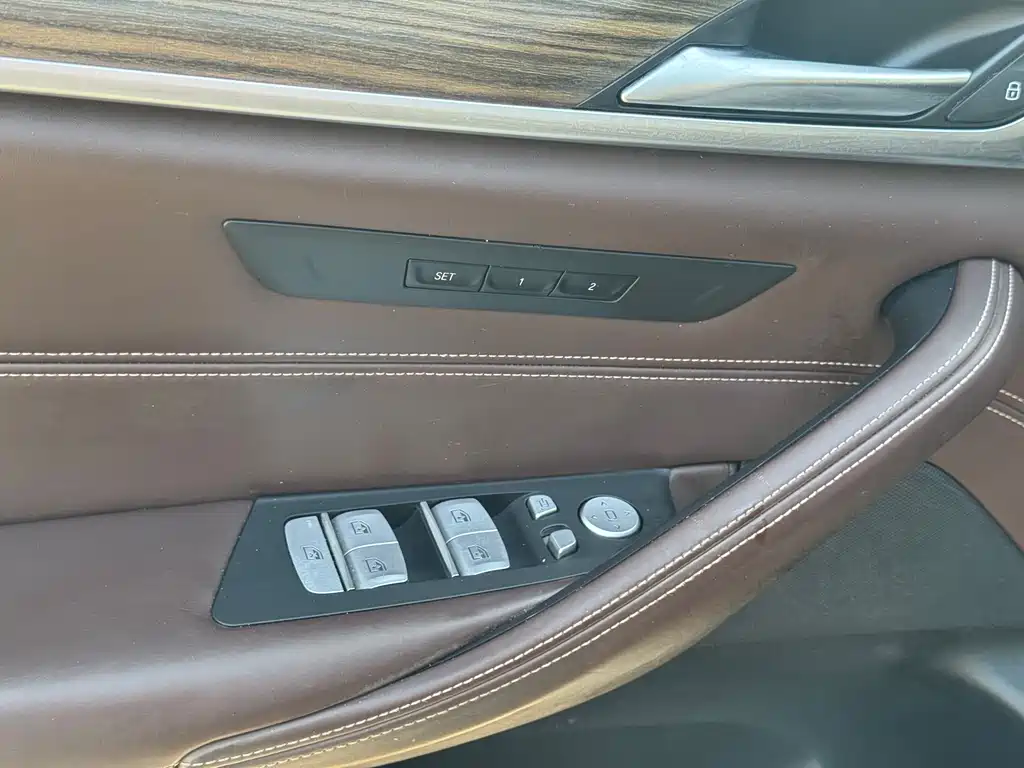 BMW 5 Series New Energy - фото 8