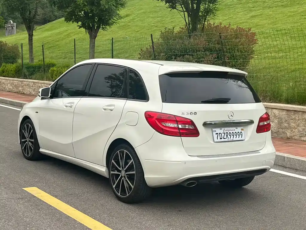 Mercedes-Benz B-Class — миниатюра 8