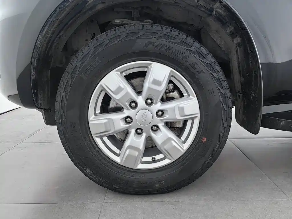 Ford Everest — миниатюра 17