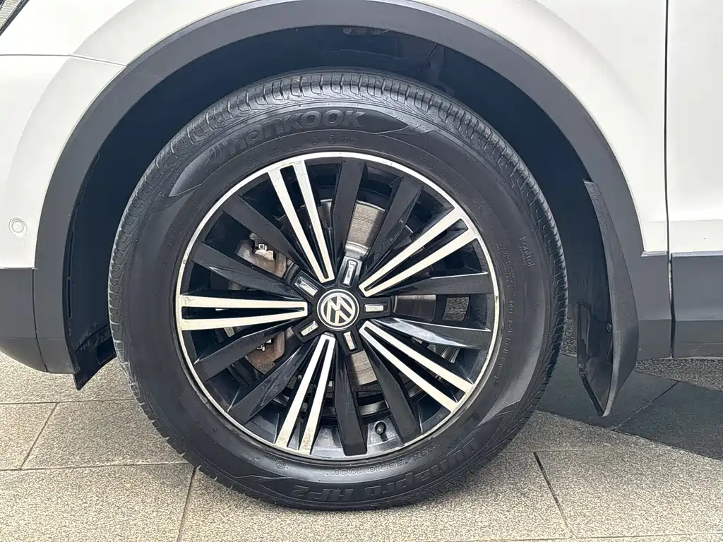 Volkswagen Tiguan L — миниатюра 11