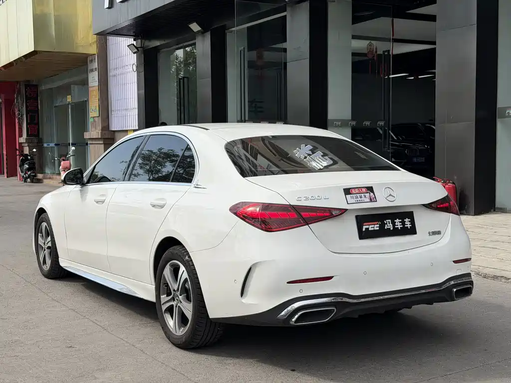 Mercedes-Benz C-Class — миниатюра 12