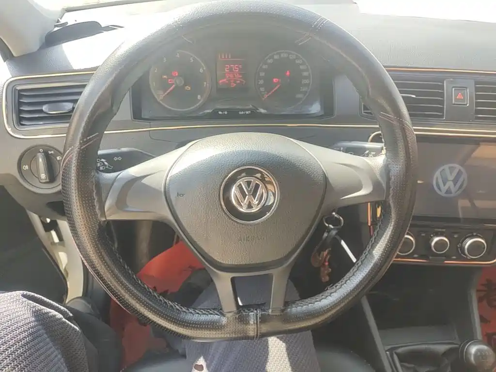 Volkswagen Santana — миниатюра 11
