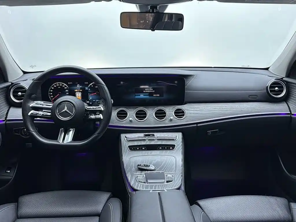 Mercedes-Benz E-Class — миниатюра 13