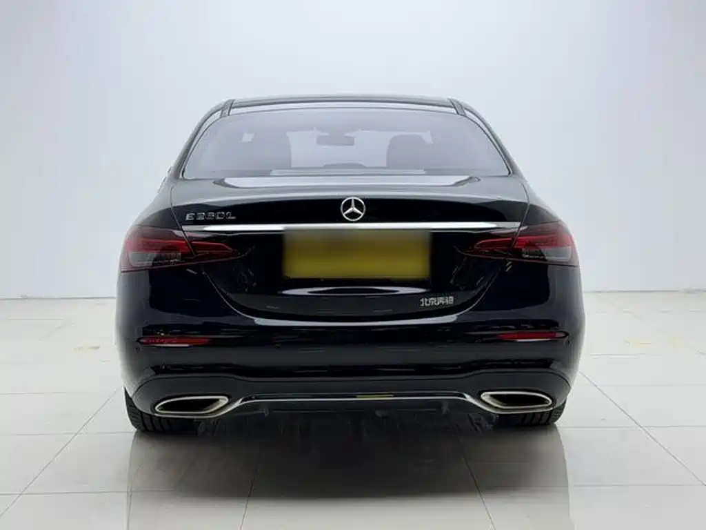 Mercedes-Benz E-Class — миниатюра 9