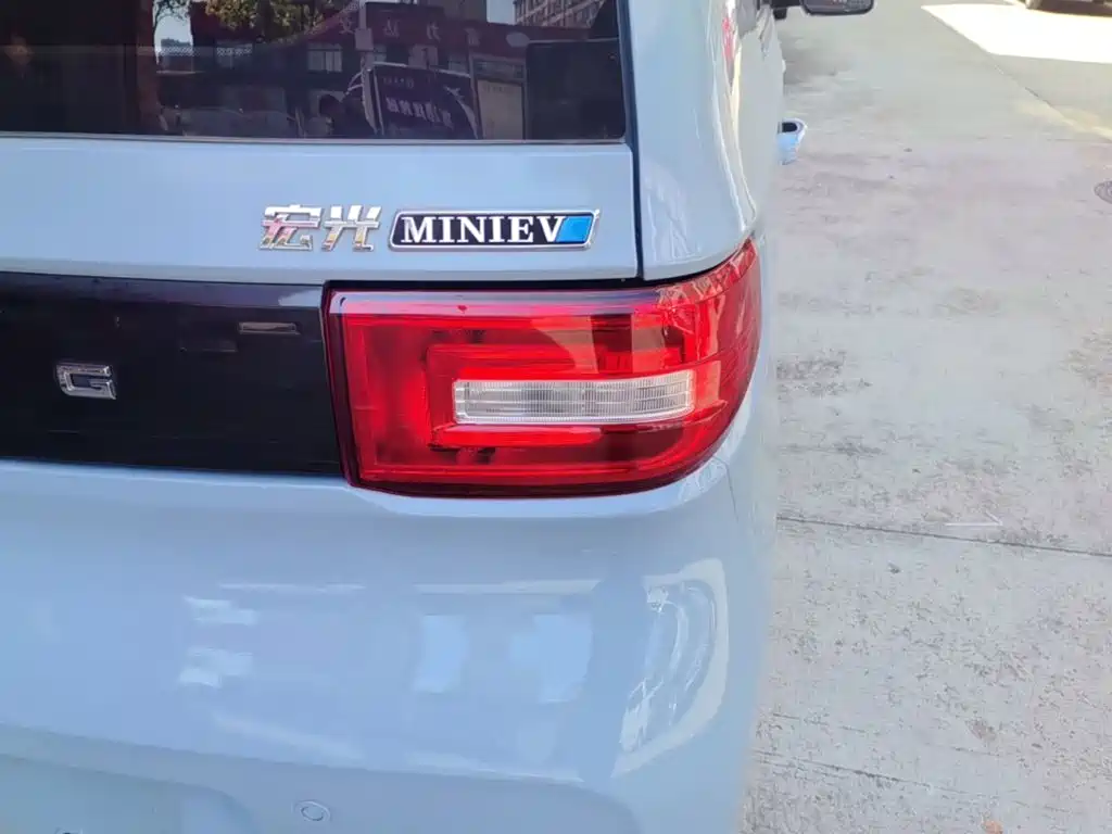 Wuling MINIEV — миниатюра 8