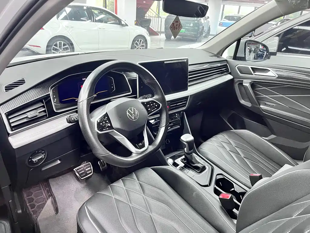 Volkswagen Tiguan L — миниатюра 12