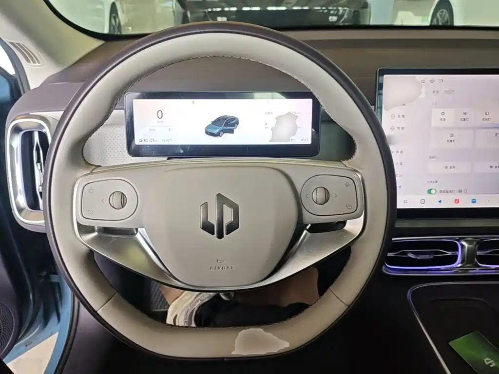 Leapmotor Leapmotor B01 — миниатюра 11
