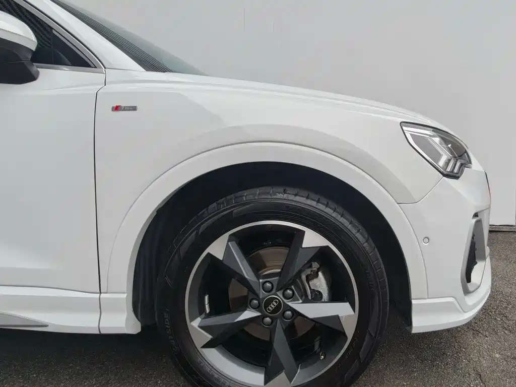 Audi Q3 — миниатюра 18